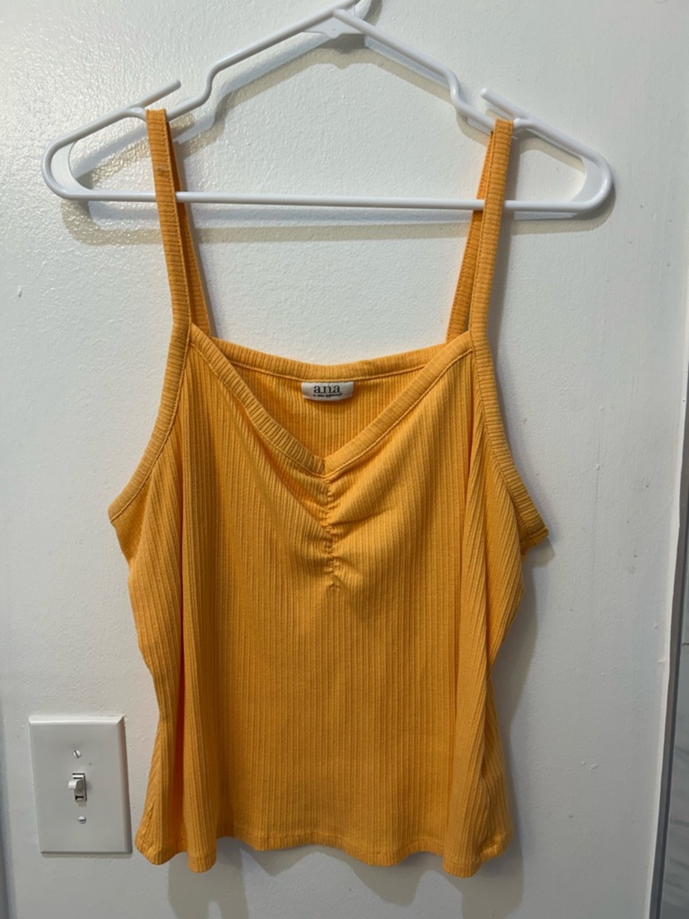 💛🌻Golden Yellow Ribbed V-Neck Tank Top